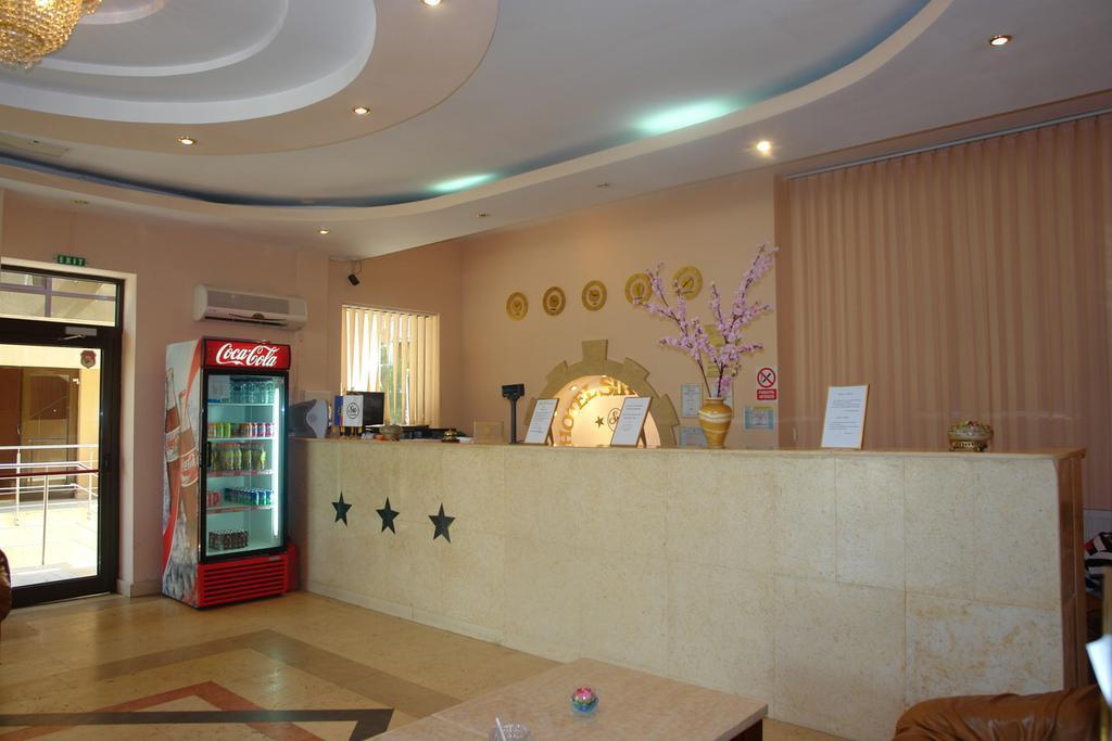 Hotel Sir Colentina Bucharest Exterior photo