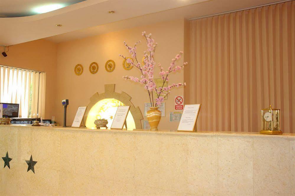 Hotel Sir Colentina Bucharest Exterior photo